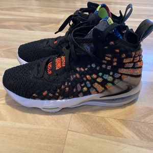 Boys Lebron Sneakers size 6